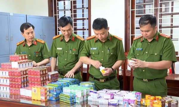 Phá đường dây sản xuất thuốc chữa bệnh giả, thu giữ lô hàng rất lớn