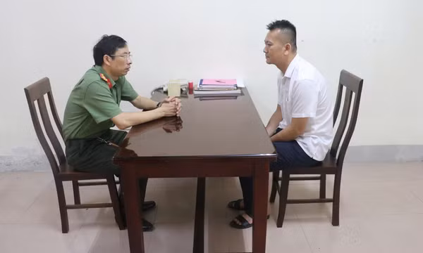 Bắt khẩn cấp HLV nhiều năm chiếm đoạt tiền của vận động viên