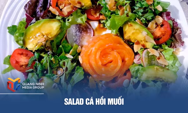 Salad cá hồi muối