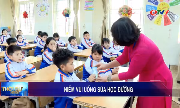 Niềm vui uống sữa học đường