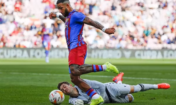 Barca lần đầu thắng tuyệt đối