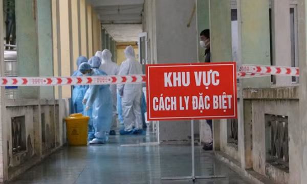 Gần 1.100 ca COVID-19 nặng đang thở máy và ECMO; Người tiêm đủ 2 mũi vaccine ở Long An được đi lại thế nào?