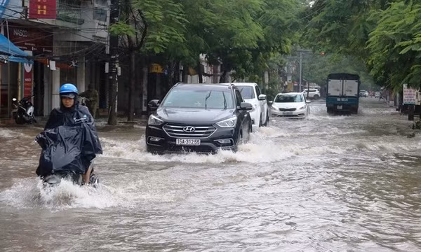 Thời tiết ngày 4/9: Mưa dông bao trùm cả nước, nguy cơ lốc sét và gió giật mạnh