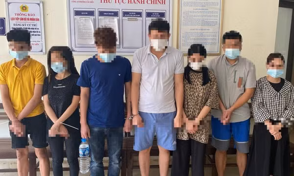 Mua ma tuý tổ chức sinh nhật cho bạn gái giữa tâm dịch