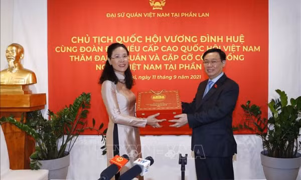 Chủ tịch Quốc hội Vương Đình Huệ kết thúc tốt đẹp chuyến tham dự WCSP5 tại Áo