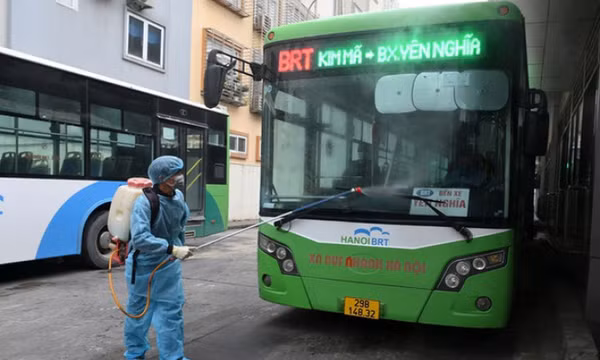Hà Nội dự kiến áp dụng "thẻ xanh, thẻ vàng Covid" khi đi xe buýt từ 21/9