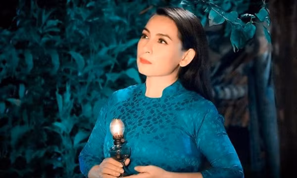 Những ca khúc làm nên tên tuổi của ca sĩ Phi Nhung