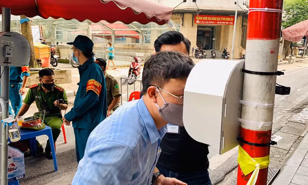 Nhà khoa học Việt chế tạo 'mắt thông minh' phòng Covid-1