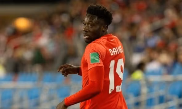 Nhận Virus FIFA, Bayern có thông báo về Alphonso Davies