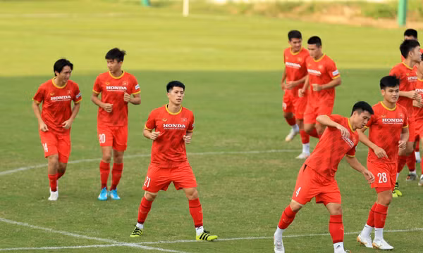 Đình Trọng hồi phục, Thanh Thịnh và Xuân Mạnh bắt nhịp nhanh