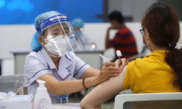 Thủ tướng yêu cầu không thu phí, trục lợi trong tiêm vaccine phòng COVID-19