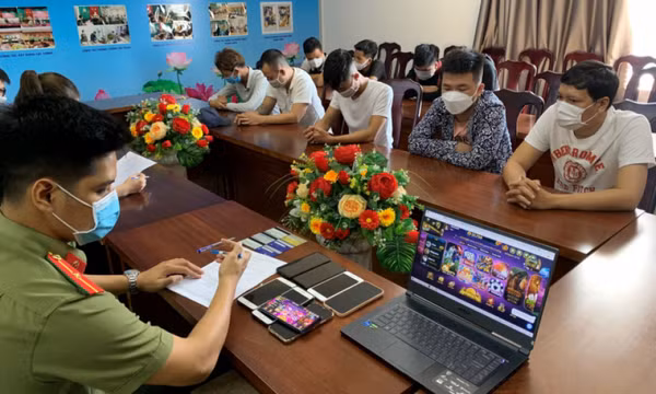 Xử lý 15 đối tượng đánh bạc 900 triệu đồng qua game online