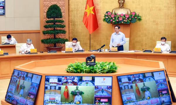 Thực hiện giãn cách xã hội nghiêm ngặt để kiểm soát được dịch bệnh sớm nhất