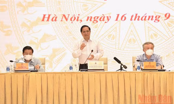 Xây dựng và hoàn thiện thể chế là một khâu đột phá
