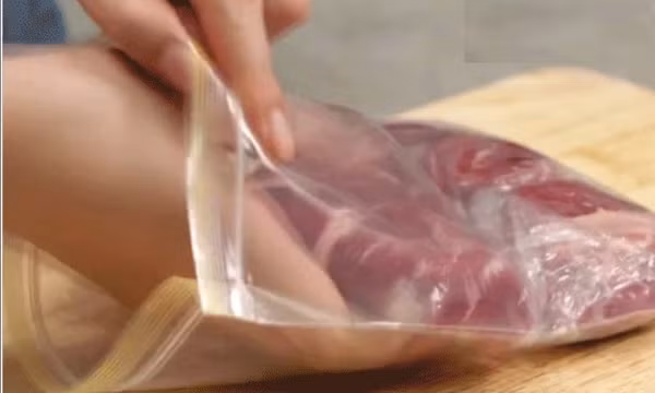 Mẹo bảo quản thịt bò trong ngăn mát đến 5 ngày vẫn tươi ngon