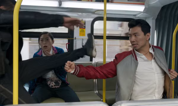 Shang-Chi, siêu anh hùng châu Á đầu tiên của Marvel tiếp tục dẫn đầu doanh thu phòng vé