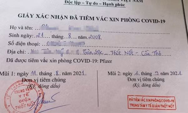 Tiêm vaccine cho trẻ 13 tuổi, Giám đốc Trung tâm y tế quận bị đình chỉ