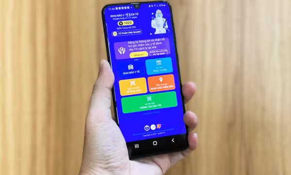 TP HCM thí điểm cấp mã QR cho người dân 3 quận, huyện