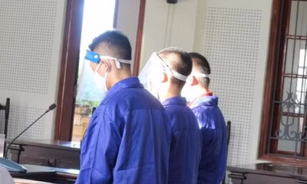 Hai học sinh lĩnh 30 năm tù vì vận chuyển 10kg ma túy
