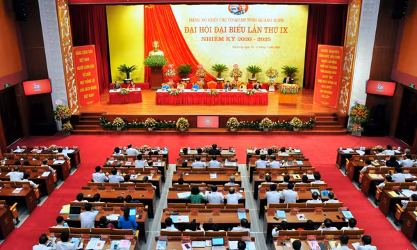 "Không ngừng đổi mới, sáng tạo, lãnh đạo, chỉ đạo hoàn thành tốt nhiệm vụ chính trị"