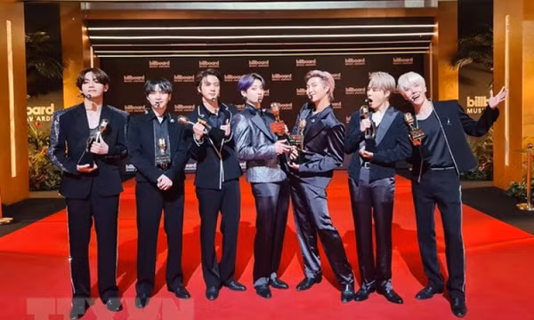 Lập 23 kỷ lục, BTS "tiến vào" Đại sảnh danh vọng 2022 của Guinness