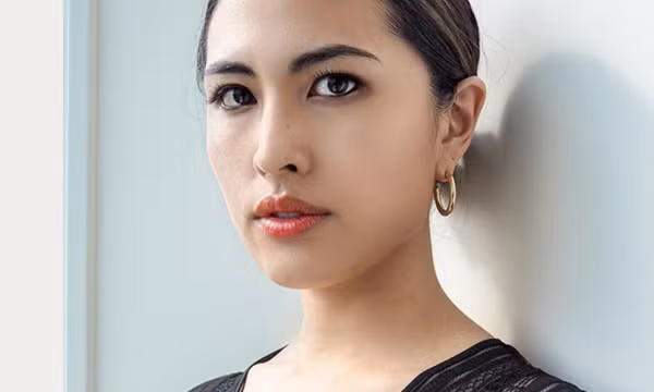 Nhân viên văn phòng đăng quang Hoa hậu Hoàn vũ Nhật