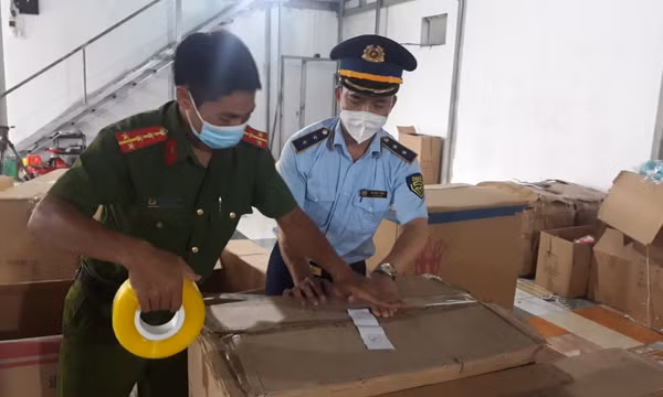 Triệt phá kho đồ chơi trẻ em không có nguồn gốc hợp pháp lớn nhất từ trước đến nay