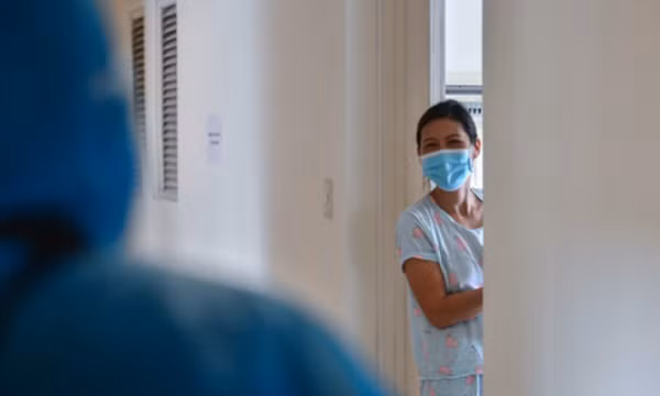 Cách để không lây nhiễm SARS-CoV-2 khi sống cùng F0