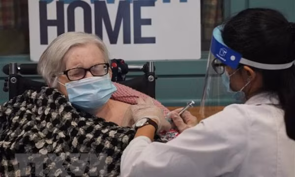 Phát hiện mới về lượng kháng thể giảm sau một thời gian tiêm vaccine