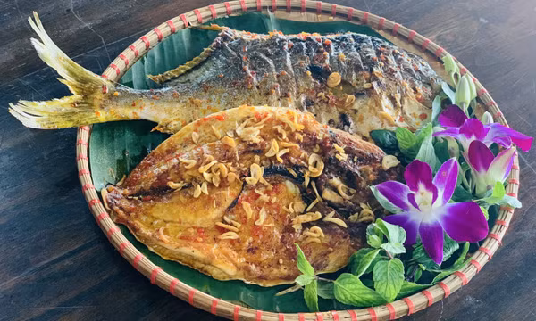 Cá chim tắm muối ớt