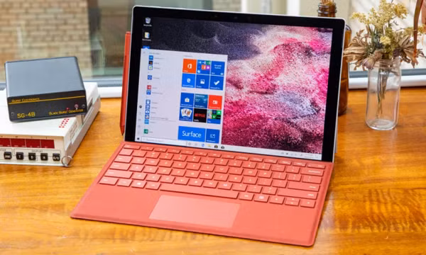 Surface Pro 8 sẽ có màn hình 120Hz và cổng Thunderbolt