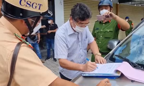 Kỷ luật Thanh tra viên Sở Tài nguyên - Môi trường "cố thủ" trên xe