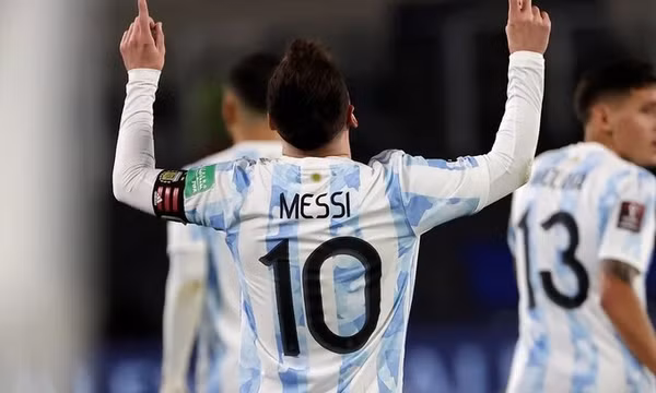 Messi ghi hat-trick trong chiến thắng của Argentina