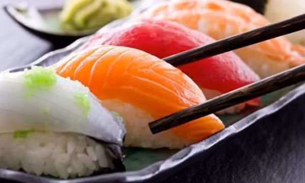 'Luật ngầm' trước khi ăn sushi