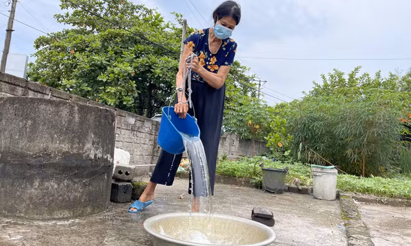 Đưa nước sạch về nông thôn: Đầu tư lớn, nhiều hộ dân chưa mặn mà