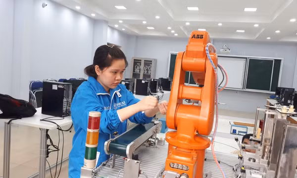 Đào tạo lại, nâng cao kỹ năng nguồn nhân lực những nghề xu hướng mới
