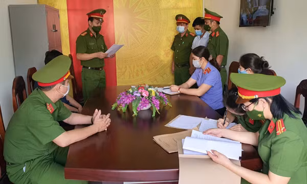 Khởi tố, bắt tạm giam Phó phòng Tài nguyên và Môi trường huyện Yên Minh, Hà Giang