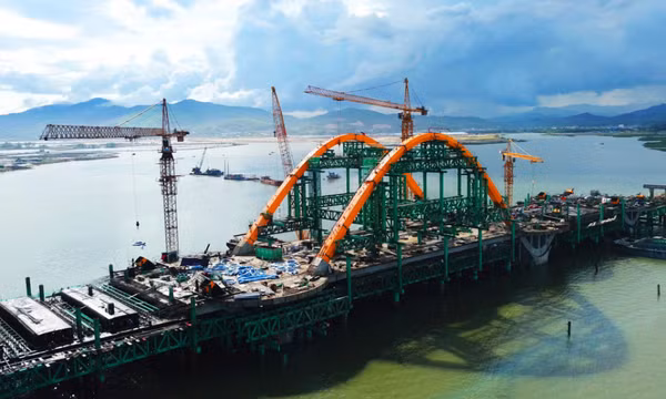 100 ngày đặc biệt