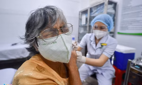Người tiêm mũi 1 Moderna, mũi 2 có thể thay thế bằng vaccine nào?