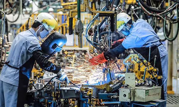 Xử lý kiến nghị giảm phí trước bạ ô tô sản xuất, lắp ráp trong nước