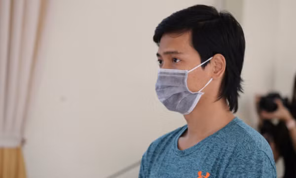 Nửa đêm vượt rào thăm bạn gái, chống người thi hành công vụ, lãnh án tù