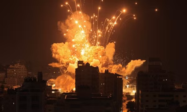 Israel tiến hành huy động quân sự lớn nhất 50 năm, không quân dồn dập oanh tạc Dải Gaza