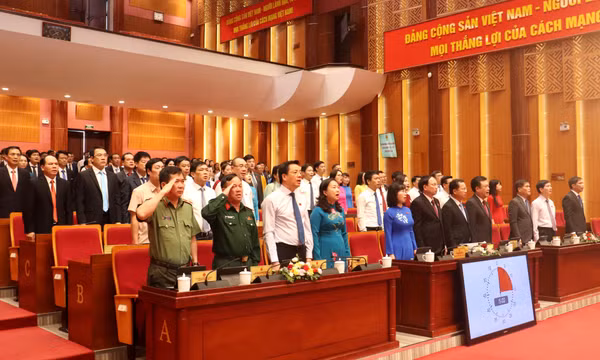 Khai mạc kỳ họp thứ 15 HĐND tỉnh khóa XIV