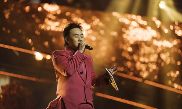 Live show của Trung Quân: Bất ngờ không chỉ ở giọng hát live