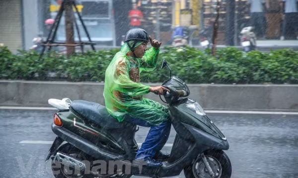 Phía Đông Bắc Bộ nhiều mây, ngày có mưa vài nơi
