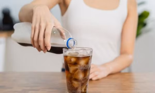 7 tác hại nghiêm trọng do sở thích uống nước ngọt thường xuyên