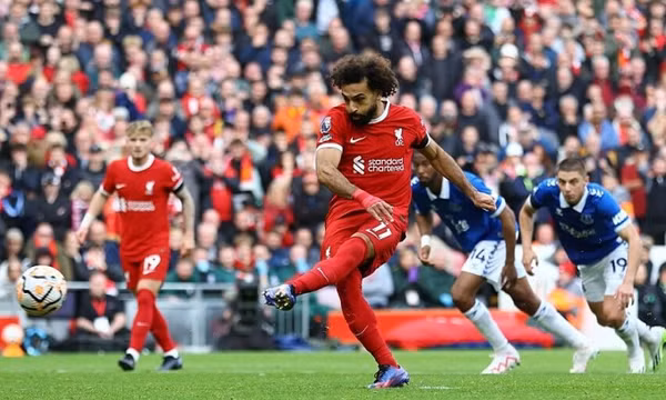 Liverpool hạ Everton nhờ cú đúp của Salah