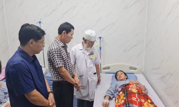 Hai lao công bị bắn được miễn toàn bộ chi phí điều trị