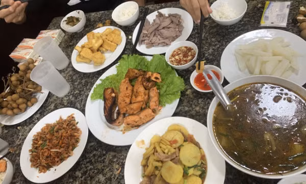 Có hay không cắt xén tiền ăn của vận động viên bóng bàn trẻ quốc gia?