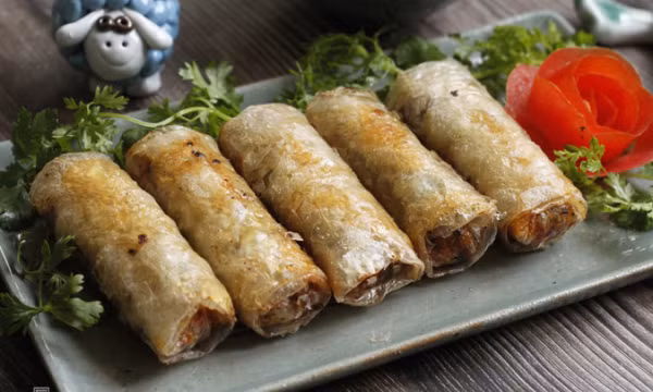 Nem rán vào top 10 món ngon nhất thế giới làm từ tôm